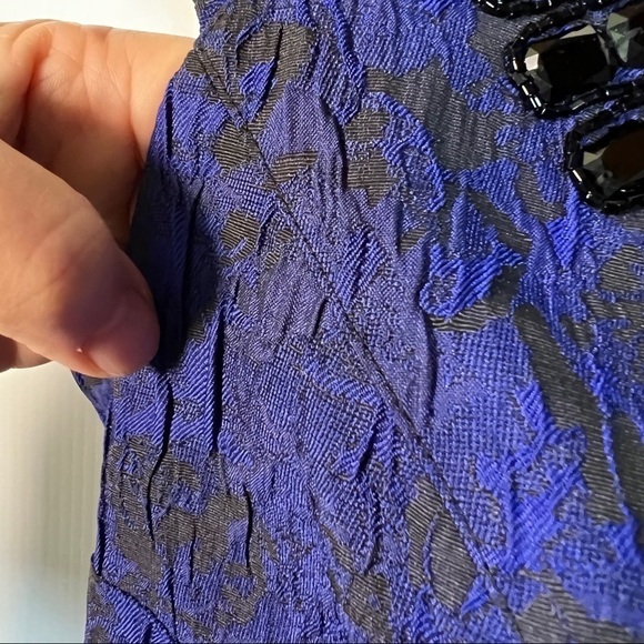 ADRIANNA PAPELL Stunning blue & black brocade sheath with beaded neckline. 8P - Picture 12 of 12